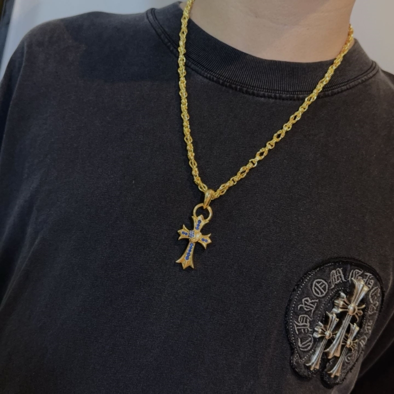 Ch*0me He**ts necklaces